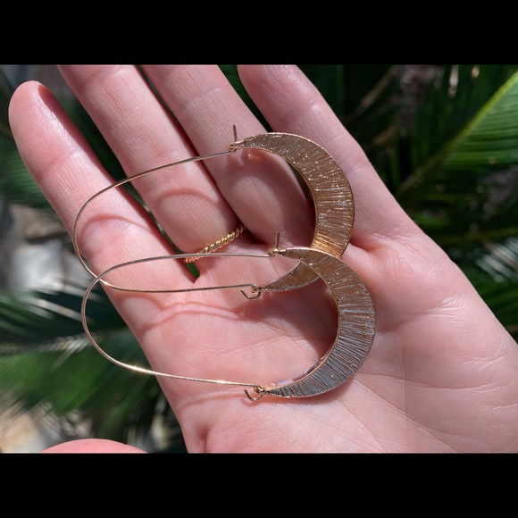 Crescent Hoop Resin Earrings - Picture 3 of 5